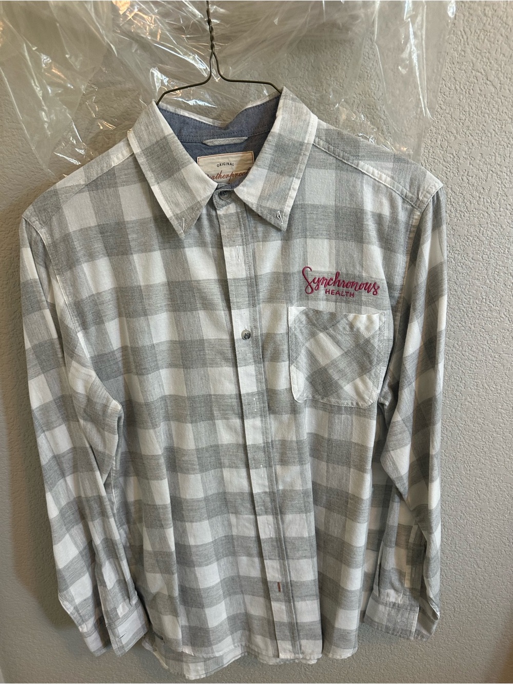 Weatherproof Gray and White Plaid Button-Down Shirt with Embroidered Logo